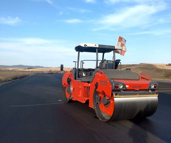 A company specialized in paving and road construction works through the best road works experts - trained work crews and engineers with extensive experience in the field of construction and paving of private and public roads, paving public parks and in front of homes and villas in the Kingdom of Saudi Arabia