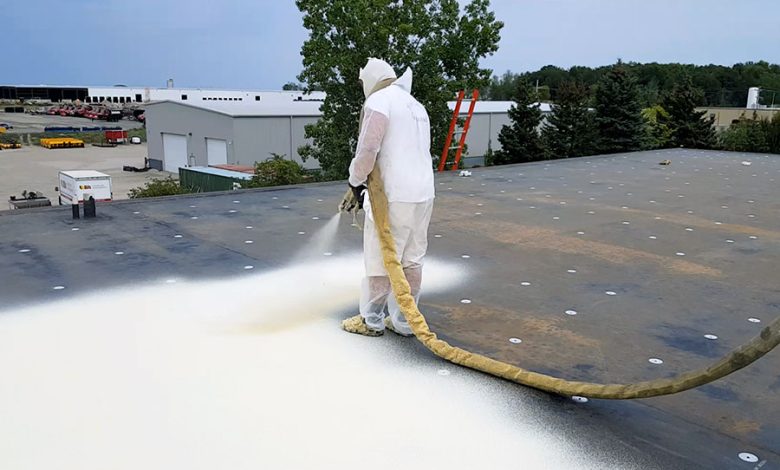 Insulating roofs, tanks, ceilings, bathrooms, kitchens, and swimming pools with different types of insulation, including water, heat, foam, and polyurethane insulation, from the best specialized teams.