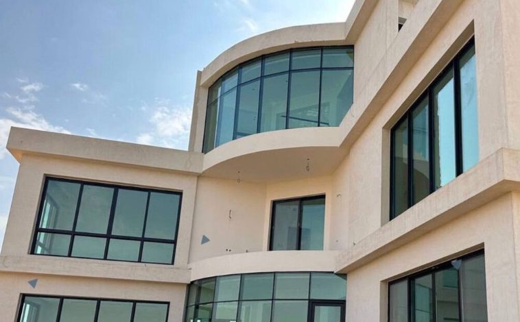 تركيب واجهات زجاج استركشر بالجبيل