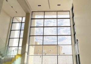 تركيب واجهات زجاج استركشر بالمدينة المنورة